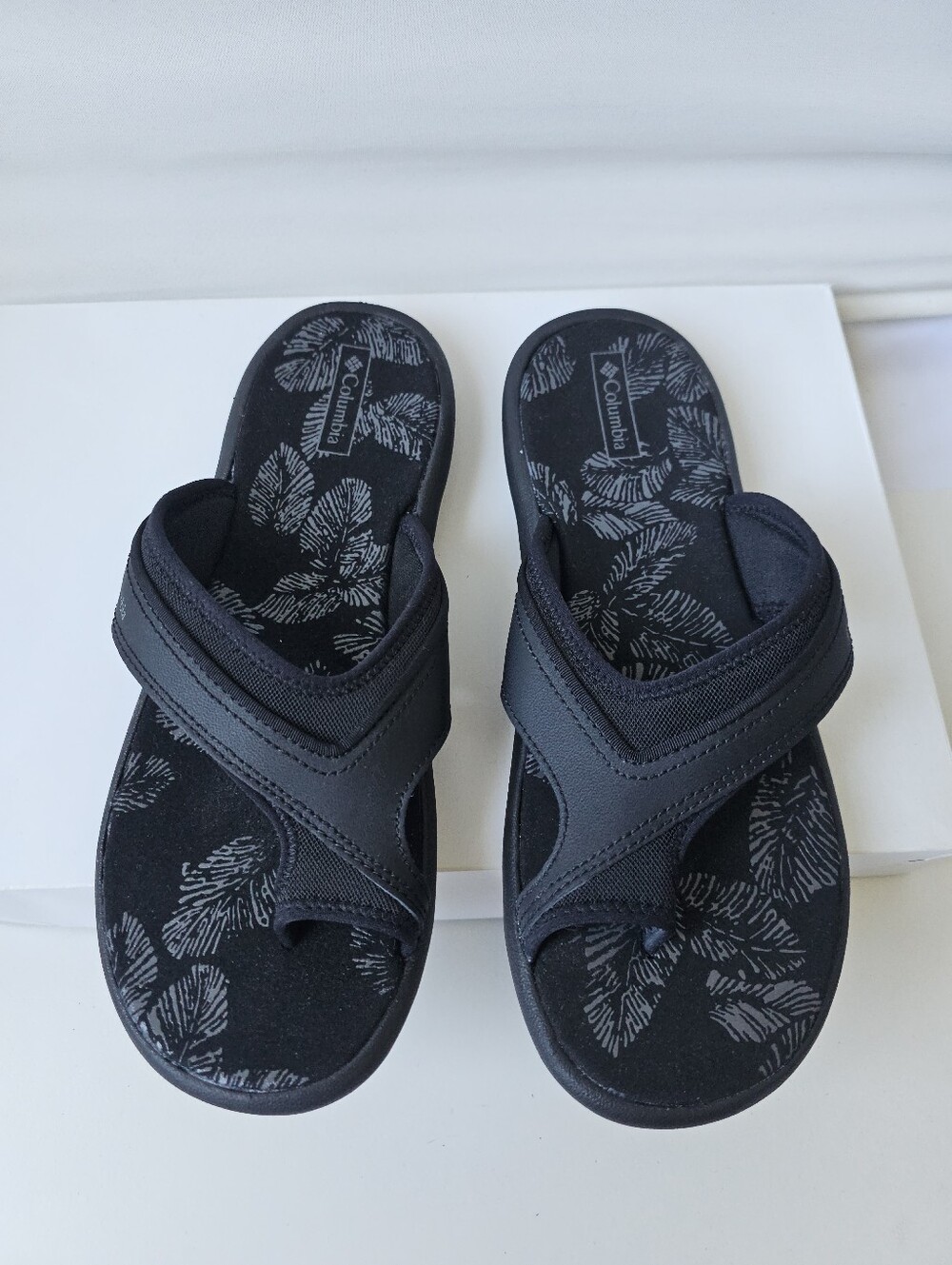 Columbia Women's Leaf Print Sandals Size 11 Black NWOT